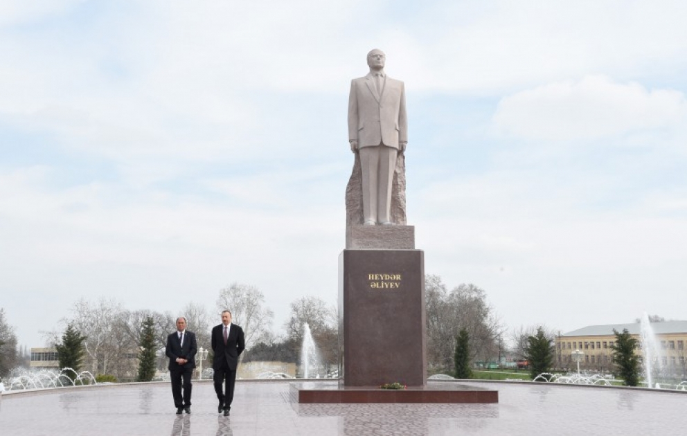 President Ilham Aliyev visited a statue of national leader Heydar Aliyev in Barda VIDEO