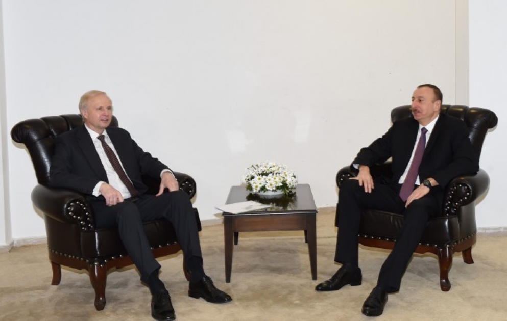 President Ilham Aliyev met with the BP Chief Executive Officer in Kars VIDEO
