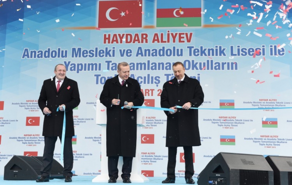 In Kars eine Berufsschule namens Heydar Aliyev zur Nutzung überlassen VIDEO