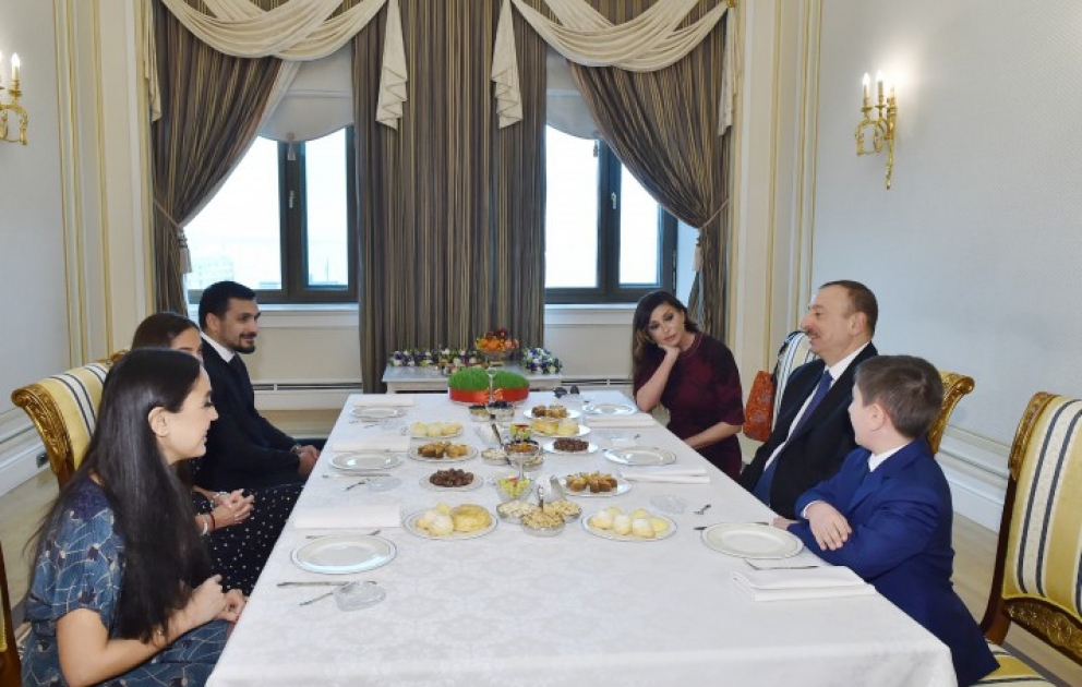 Le président Ilham Aliyev a rencontré Umid Habibov, habitant de Gandja âgé de 11 ans VIDEO