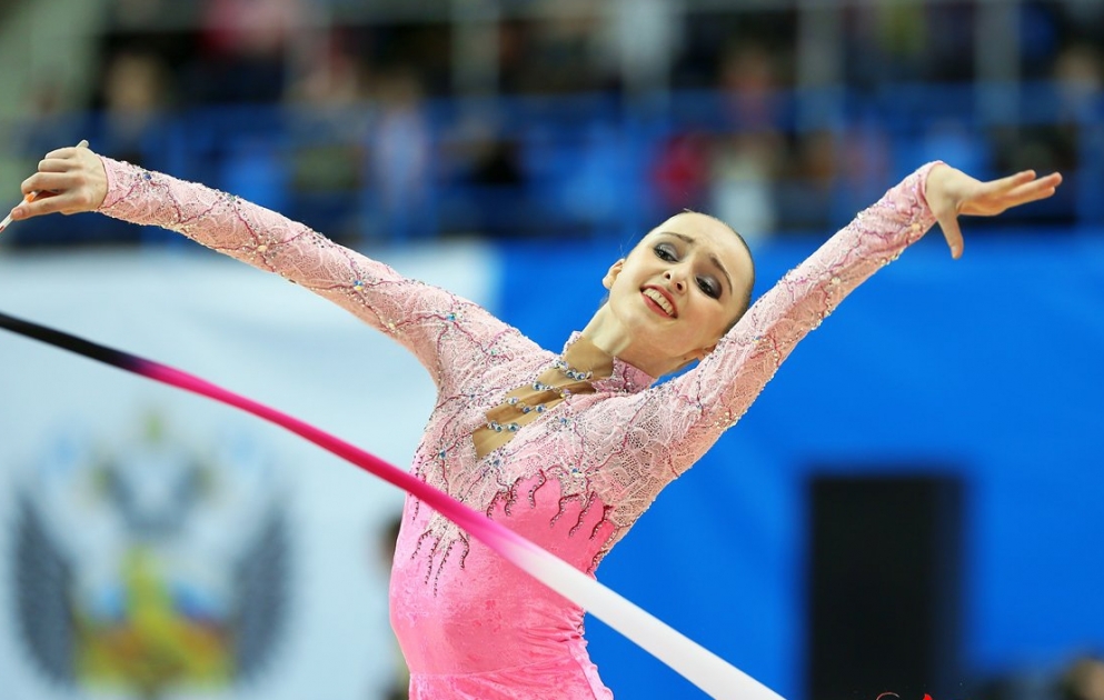 Azərbaycan gimnastı Fransada bir dəst medal qazanıb VİDEO