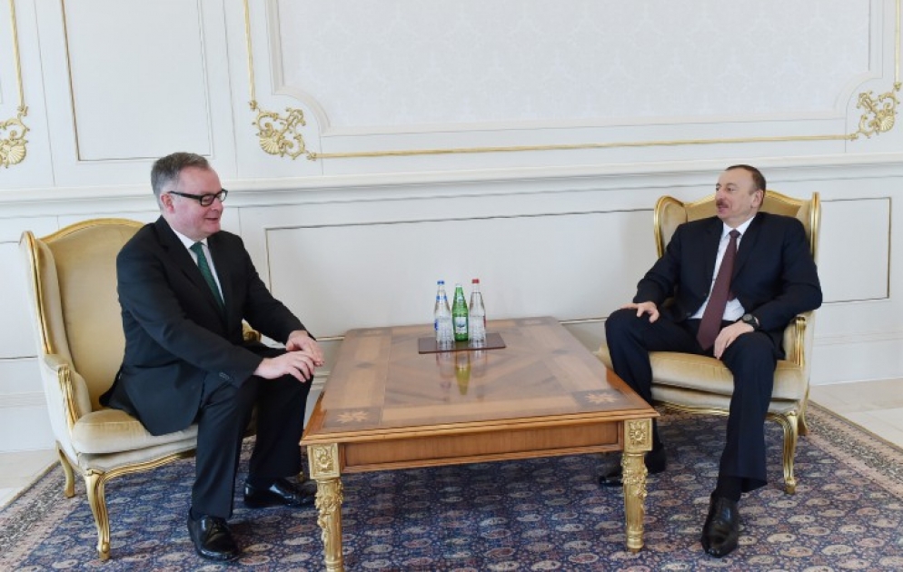 Le président Ilham Aliyev a reçu les lettres de créance de l’ambassadeur irlandais VIDEO