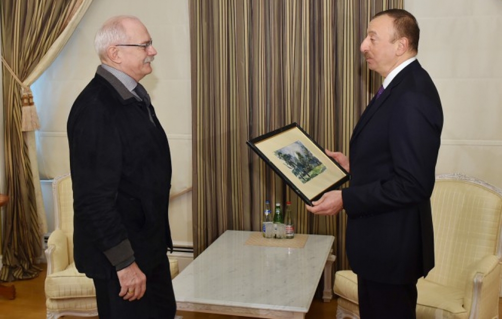 President Ilham Aliyev received Russian film director Nikita Mikhalkov VIDEO