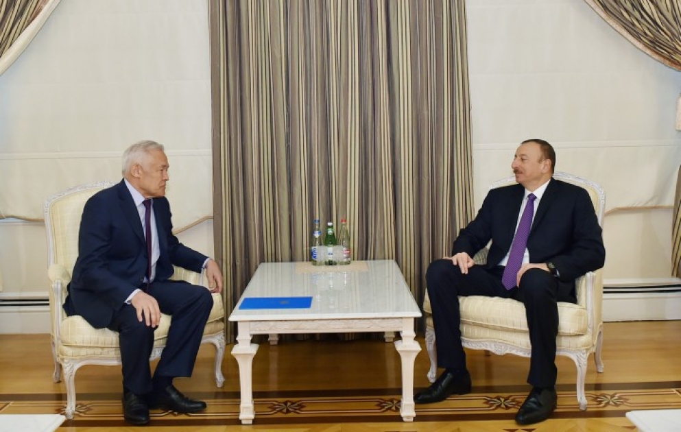 Entretien du président Ilham Aliyev avec l’ambassadeur du Kazakhstan en Azerbaïdjan VIDEO