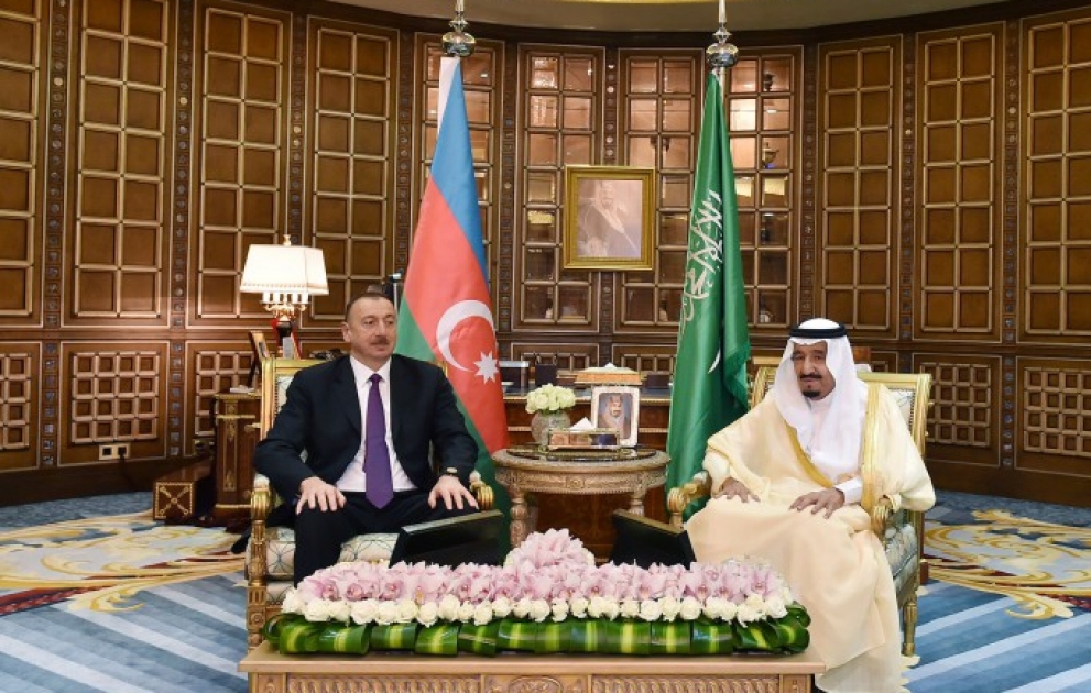 Treffen des Präsidenten von Aserbaidschan Ilham Aliyev mit dem König von Saudi-Arabien Salman ibn Abd al-Aziz Al Saud VIDEO