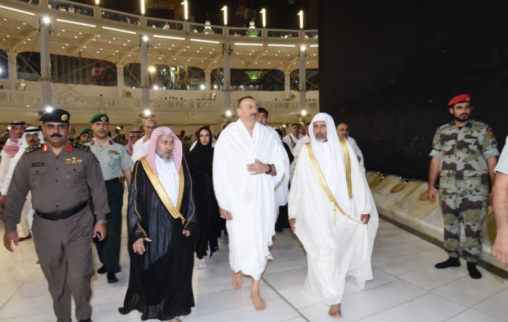 Aserbaidschans Präsident Ilham Aliyev macht eine kleine Umra-Wallfahrt nach Mekka VIDEO
