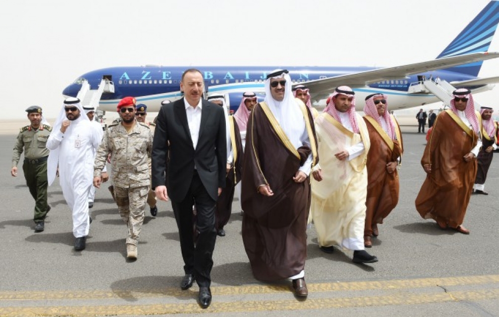 Médine : le président Ilham Aliyev visite la Mosquée du Prophète VIDEO
