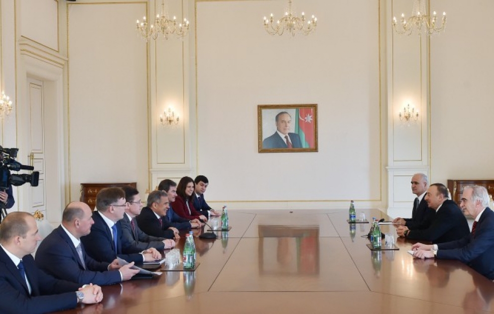 Aserbaidschans Präsident Ilham Aliyev hat eine Delegation um den Präsidenten der Republik Tatarstan empfangen VIDEO