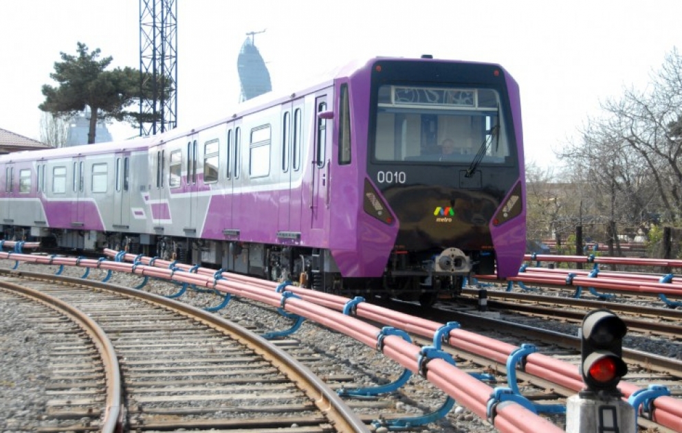 Aprel ayının sonuna kimi Bakı Metropolitenində yeni qatarların xəttə buraxılacağı gözlənilir VİDEO