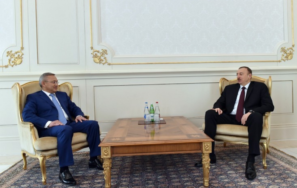 Prezident İlham Əliyev Qazaxıstanın Azərbaycanda yeni təyin olunmuş səfirinin etimadnaməsini qəbul edib VİDEO