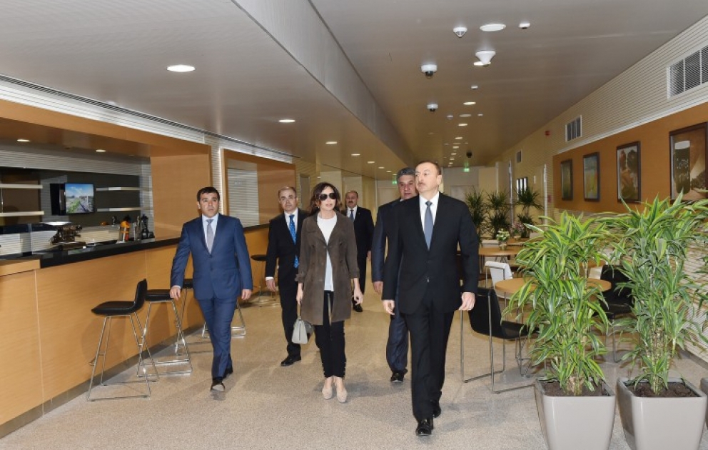 Le président Ilham Aliyev visite le Palais des sports de Bakou VIDEO