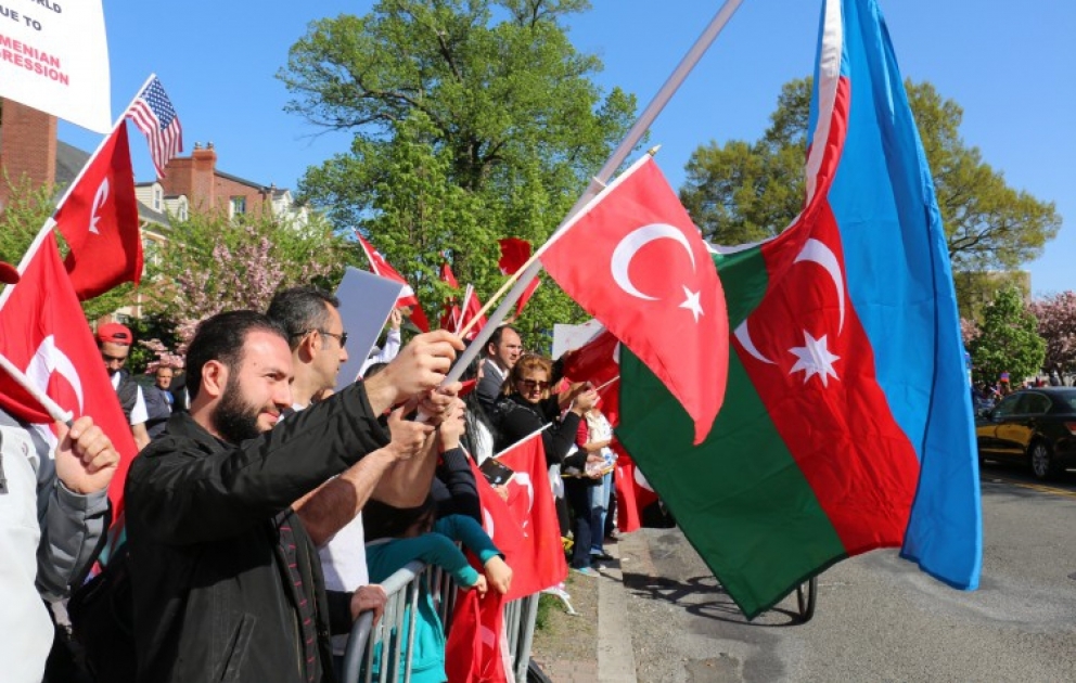 Vaşinqtonda türk və Azərbaycan icmalarının etiraz nümayişi keçirilib VİDEO