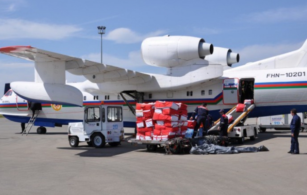 Katastrophenschutzministerium von Aserbaidschan schickt humanitäre Hilfe nach Nepal VIDEO