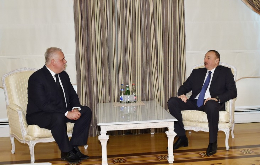 Präsident Ilham Aliyev hat den Botschafter von Ungarn empfangen VIDEO
