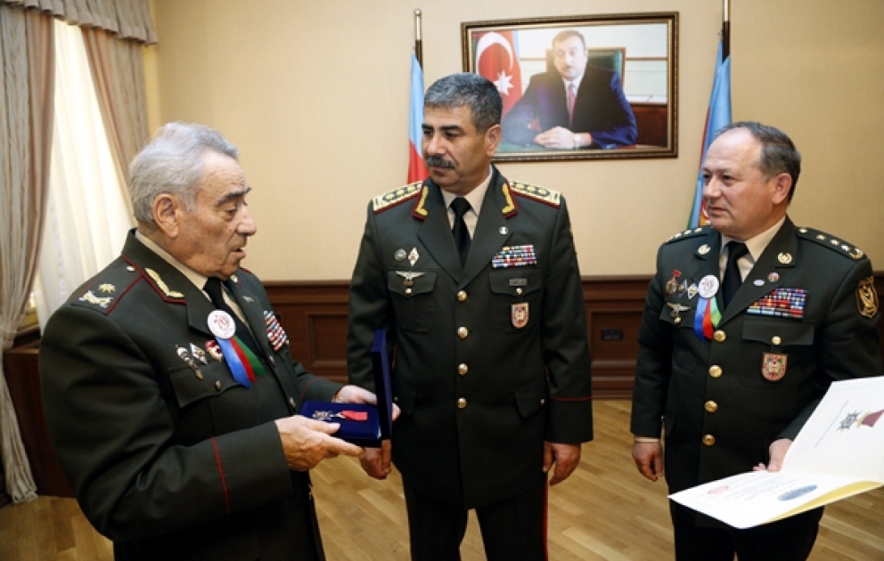 Müdafiə Nazirliyində Böyük Vətən müharibəsi iştirakçılarının bir qrupu ilə görüş keçirilib VİDEO