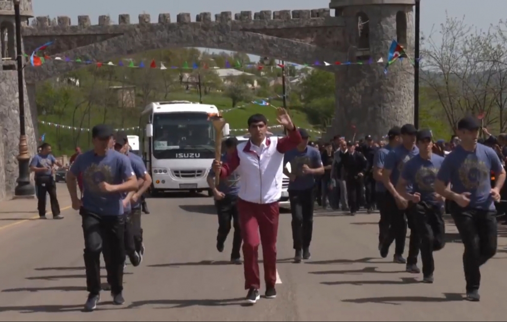 Fackel der ersten Europaspiele Baku-2015 in Lerik VIDEO