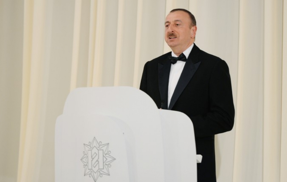 Ümummilli lider Heydər Əliyevin anadan olmasının 92-ci ildönümünə və Heydər Əliyev Fondunun yaradılmasının 11 illiyinə həsr olunan təntənəli mərasim keçirilibAzərbaycan Prezidenti İlham Əliyev mərasimdə iştirak edib VİDEO