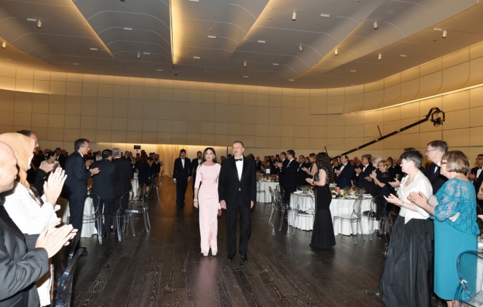 Anlässlich des 92. Geburtstages von Nationalleader Heydar Aliyev und 11-jährigen Bestehens von Heydar Aliyev-Stiftung hat eine feierliche Veranstaltung stattgefunden VIDEO