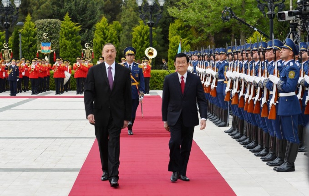Offizieller Empfang des vietnamesischen Präsidenten Trương Tấn Sang in Baku VIDEO