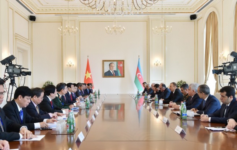 Entretien élargi aux délégations azerbaïdjanaise et vietnamienne VIDEO