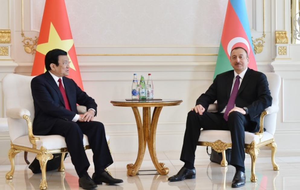 Le président Ilham Aliyev et le président Truong Tan Sang ont tenu une rencontre en tête à tête VIDEO