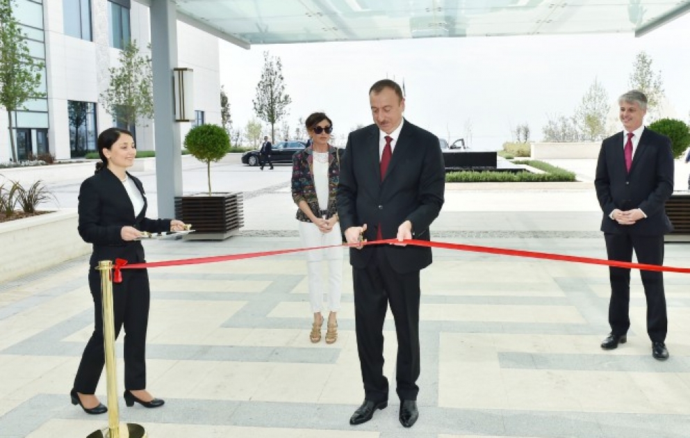В Баку введен в строй Bulvar HotelВ открытии принял участие Президент Ильхам Алиев ВИДЕО