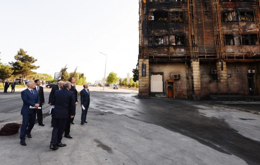 Le président azerbaïdjanais Ilham Aliyev s’est rendu sur les lieux de l’incendie de l’immeuble de plusieurs étages dans l’arrondissement de BinéguédiLa Commission étatique a tenu sa première réunion sous la présidence du président Ilham Aliyev VIDEO