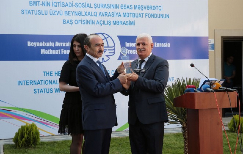 Azərbaycan Prezidenti İlham Əliyev Beynəlxalq Avrasiya Mətbuat Fondunun ali mükafatı ilə təltif olunub VİDEO
