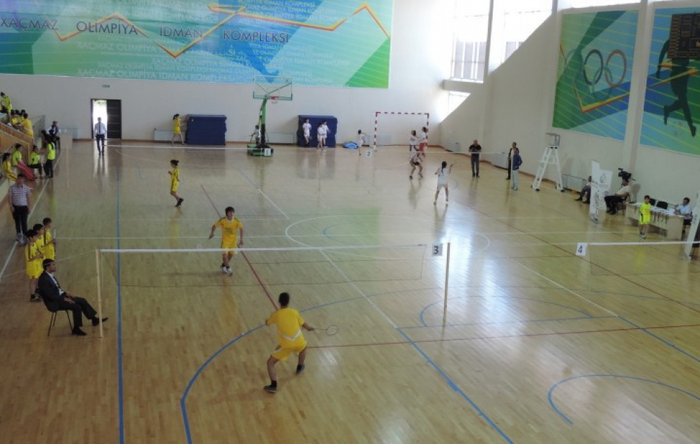 Qusarlı badmintonçular zona yarışının qalibi olub VİDEO