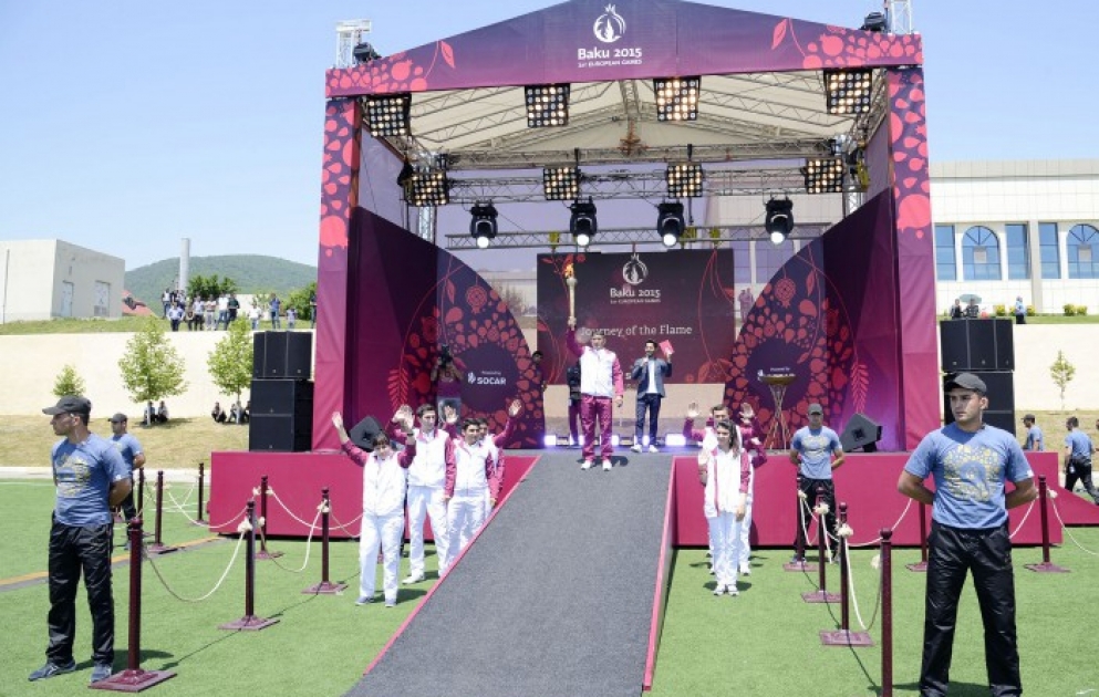 Arrivée de la flamme des Jeux Européens de Bakou 2015 à Oghouz VIDEO