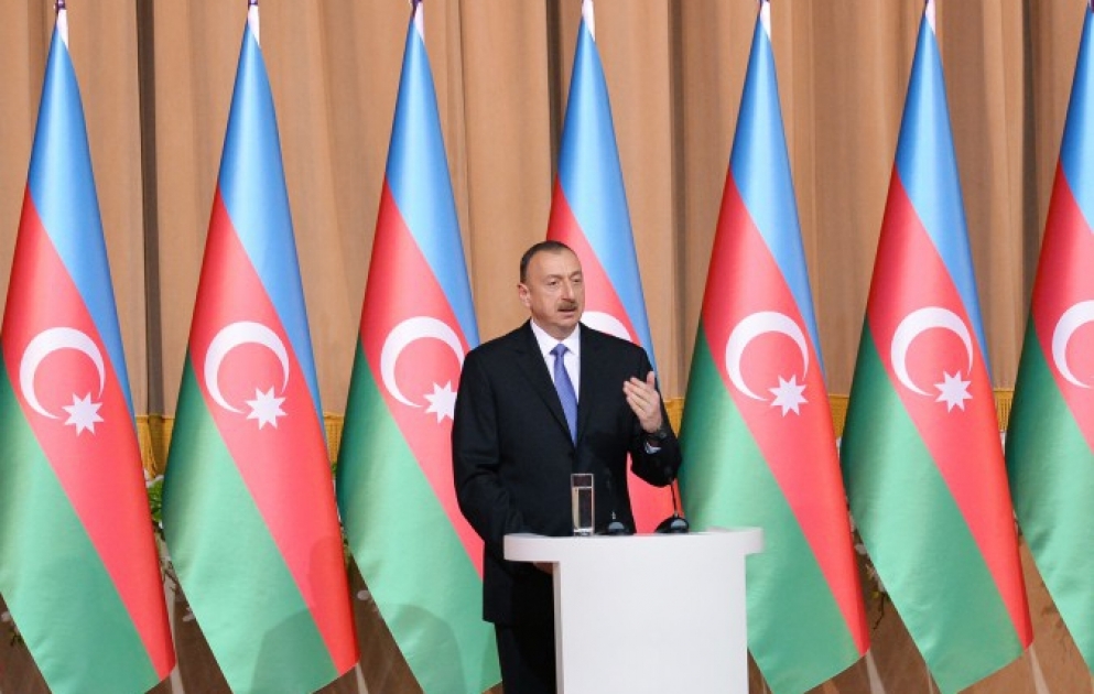 28 May – Respublika Günü münasibətilə rəsmi qəbul keçirilibPrezident İlham Əliyev rəsmi qəbulda iştirak edib VİDEO