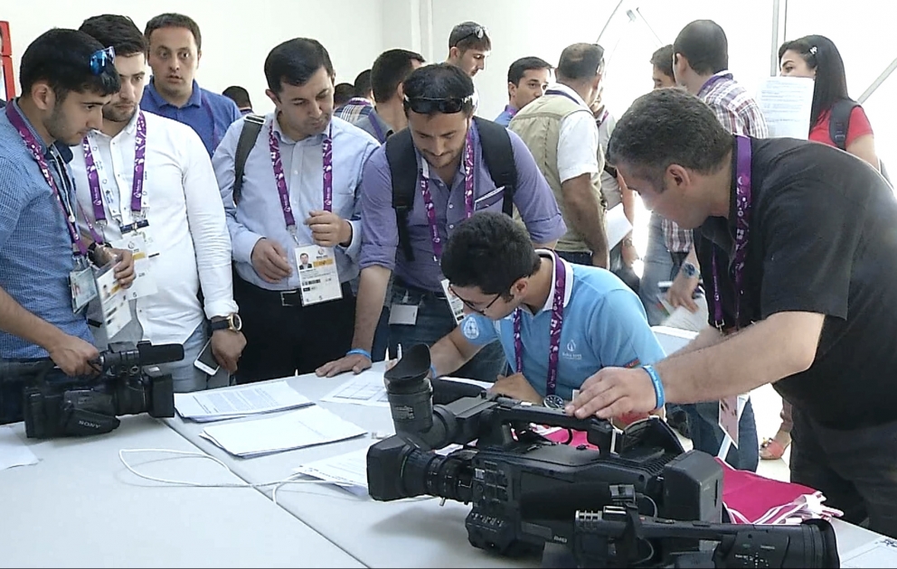 „Baku-2015“: Den Pressevertretern, die akkreditiert sind, entsprechende Ausweiskarten ausgestellt VIDEO