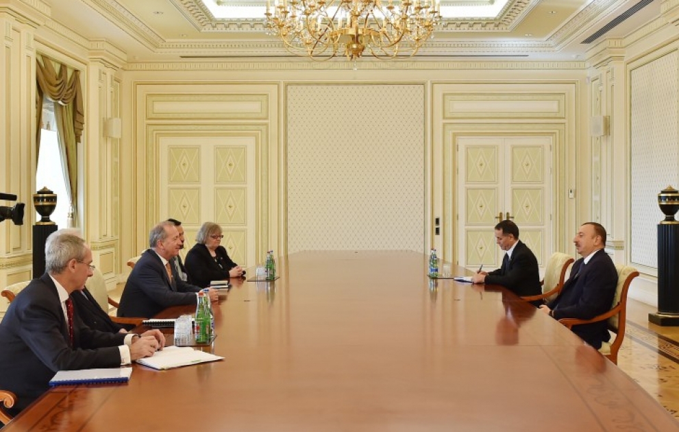 Le président Ilham Aliyev a reçu la délégation dirigée par le lord-maire de Londres VIDEO