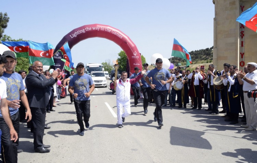Fackel der ersten Europaspiele „Baku-2015“ wurde nach Schabran gebracht VIDEO
