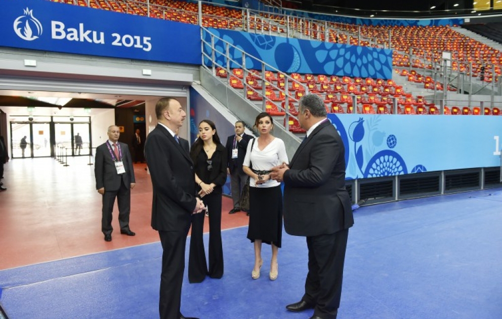 Prezident İlham Əliyev I Avropa Oyunlarında idmanın bir neçə növü üzrə yarışların keçiriləcəyi “Baku Crystal Hall”da yaradılan şəraitlə tanış olub VİDEO