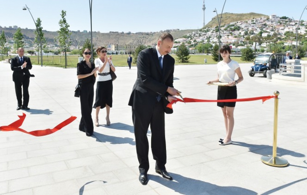 Aserbaidschans Präsident Ilham Aliyev hat an der Eröffnung des Bayil Boulevards teilgenommen VIDEO