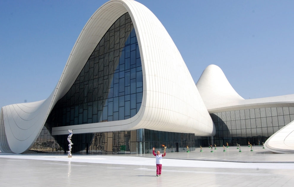 Baku 2015 Flame lights up Heydar Aliyev Center VIDEO