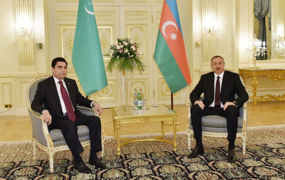 Azərbaycan Prezidenti İlham Əliyev Türkmənistan Prezidenti Qurbanqulu Berdiməhəmmədov ilə görüşüb VİDEO