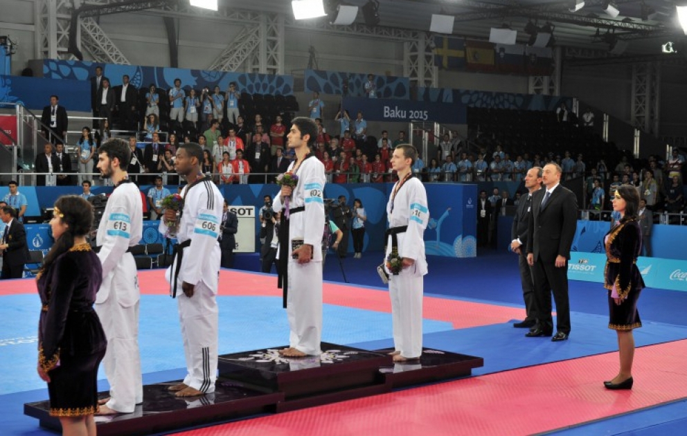 İlk Avropa Oyunlarında Azərbaycan 12-ci qızıl medalını qazandıPrezident İlham Əliyev qızıl medalı qalib idmançıya təqdim etdi VİDEO