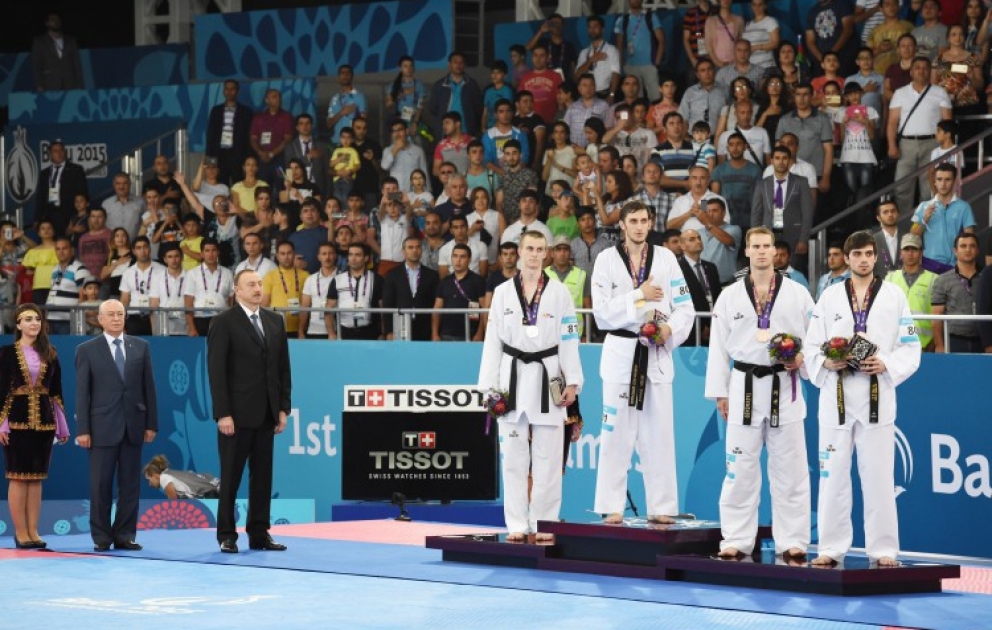 Президент Ильхам Алиев вручил чемпиону первых Европейских игр Радику Исаеву 13-ю золотую медаль, записанную в актив Азербайджана ВИДЕО