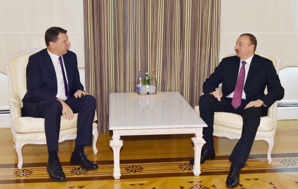 Treffen des aserbaidschanischen Präsidenten Ilham Aliyev mit dem Präsidenten von Lettland Raimonds Vējonis VIDEO