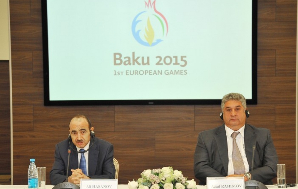 Auf Ersuchen von Vertretern ausländischer Massenmedien hat ein Rundtisch gewidmet „Baku-2015“ stattgefunden VIDEO
