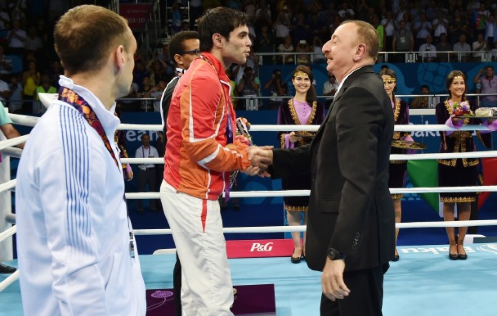 Azerbaijani boxers won two more golds on day 15 of first European Games President Ilham Aliyev presented medals to the winning boxers VIDEO