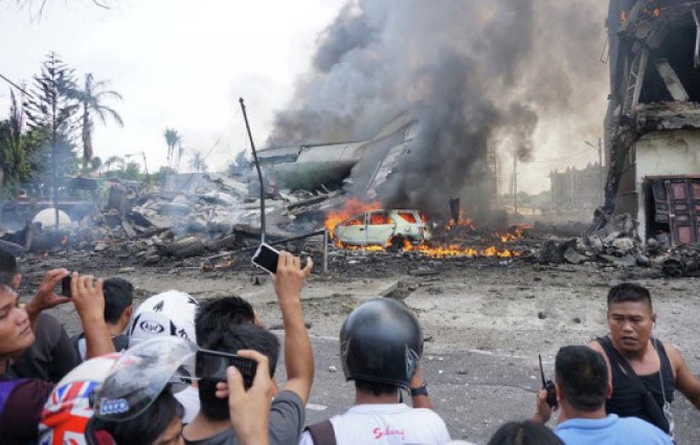 At least 30 people killed as Indonesian military plane crashes on Sumatra VIDEO