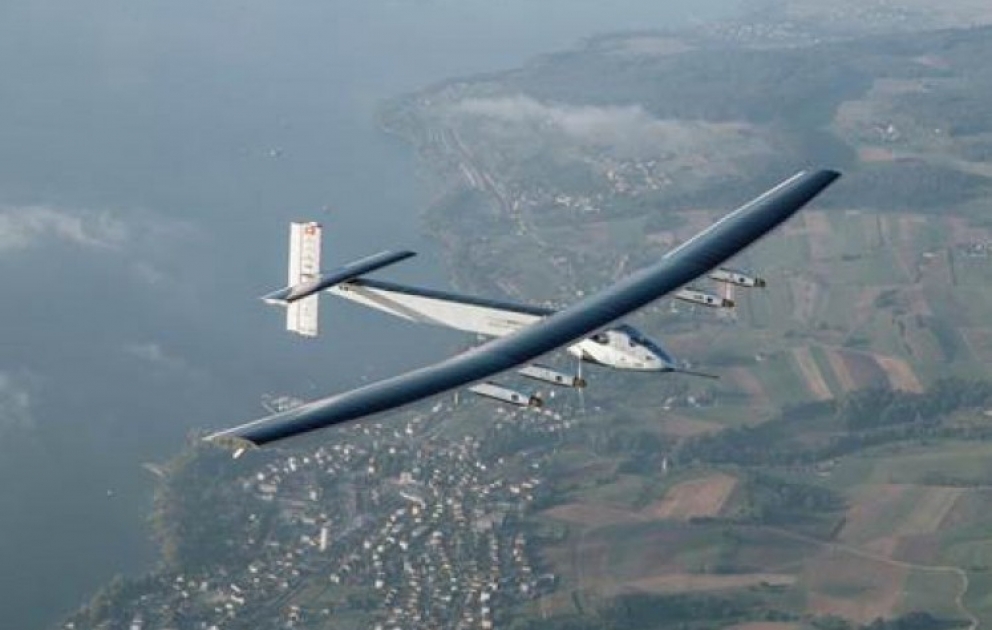 Günəş enerjisi ilə işləyən "Solar Impulse 2" təyyarəsi iki dünya rekordunu təzələyib VİDEO