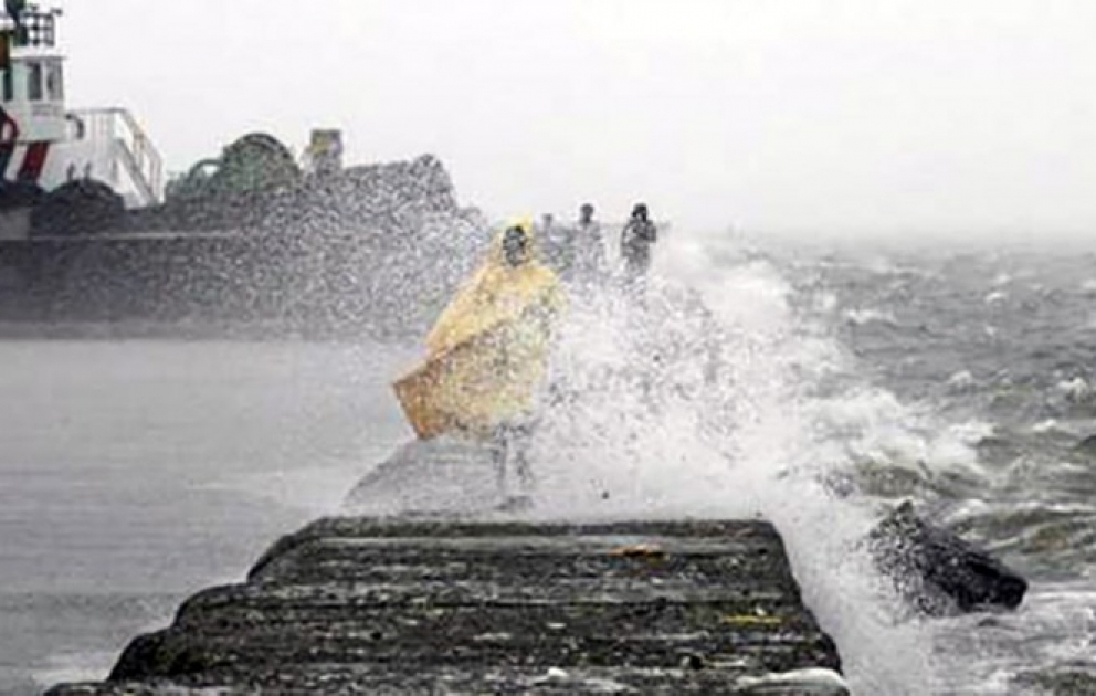 'Falcon' boosts habagat monsoon rains VIDEO