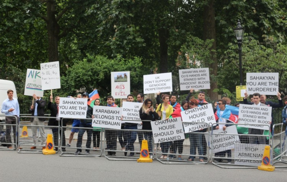 Une manifestation de protestation a été organisée à Londres à l'occasion de la visite attendue du «dirigeant» d'un soi-disant régime séparatiste dans cette ville VIDEO