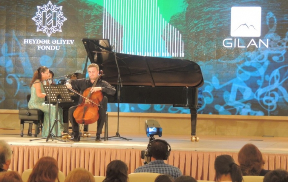 Qəbələ VII Beynəlxalq Musiqi Festivalında dünya şöhrətli pianoçu Aleksandr Qindinin konserti musiqisevərlərin zövqünü oxşayıb VIDEO