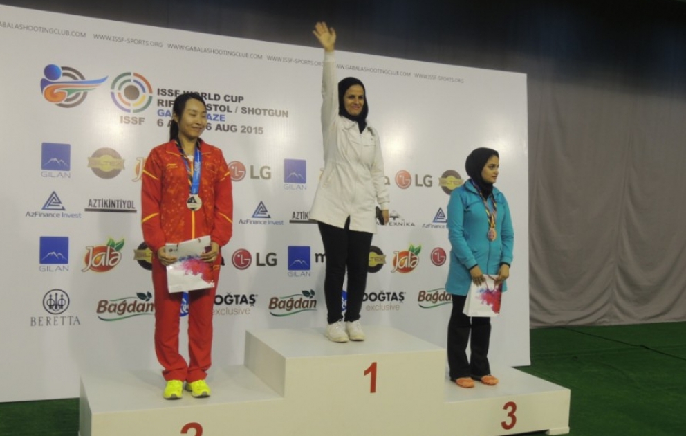 L'équipe féminine iranienne de tir décroche les médailles d'or et de bonze à la Coupe du monde à Gabala VIDEO