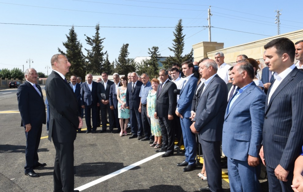 La route Alar-Tézékend-Uchtépé-Aligassimli-Djafarkhanly mise en service à Djalilabad desservira plus de 23 mille habitants VIDEO